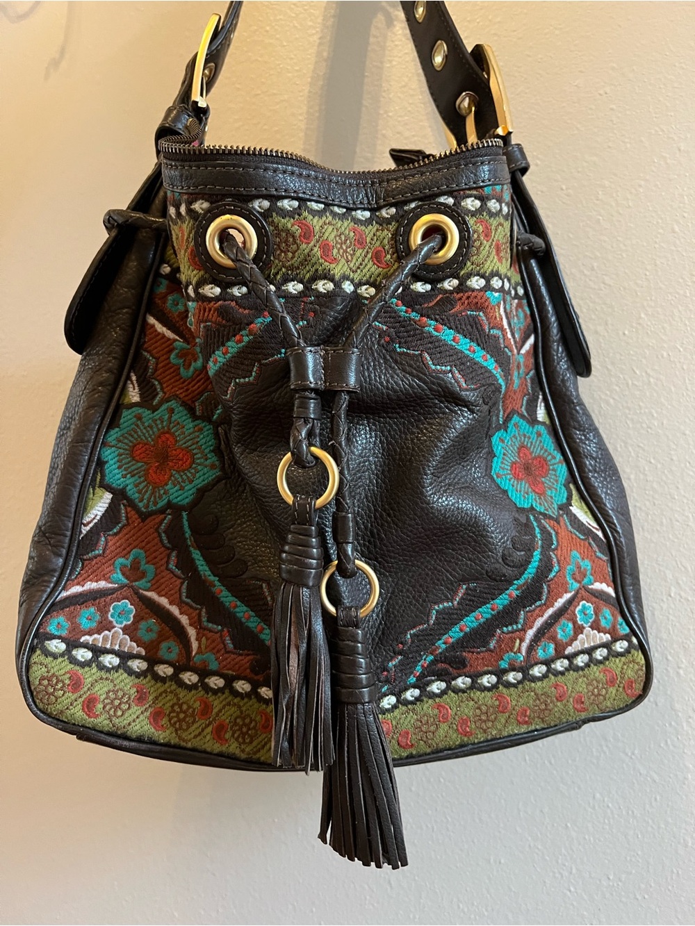 Isabella Fiore Embroidered Leather Shoulder Bag Vintage Tassels Vintage Brown